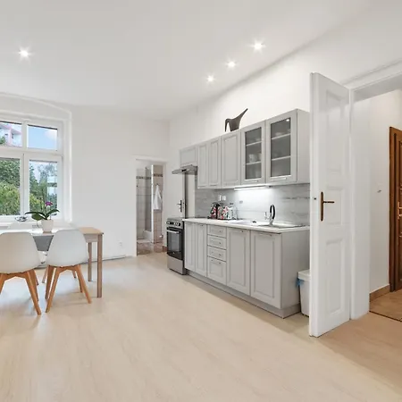 Apartment Gala V Secesni Soukrome Parkovani U Domu Zdarma