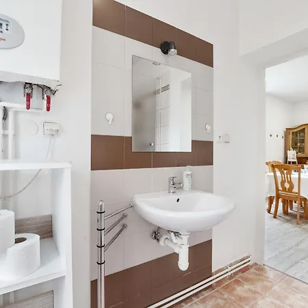 Gala V Secesni Soukrome Parkovani U Domu Zdarma Apartment