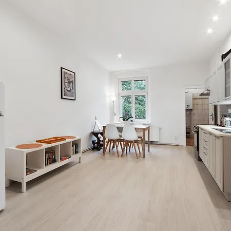 Gala V Secesni Soukrome Parkovani U Domu Zdarma Apartment *