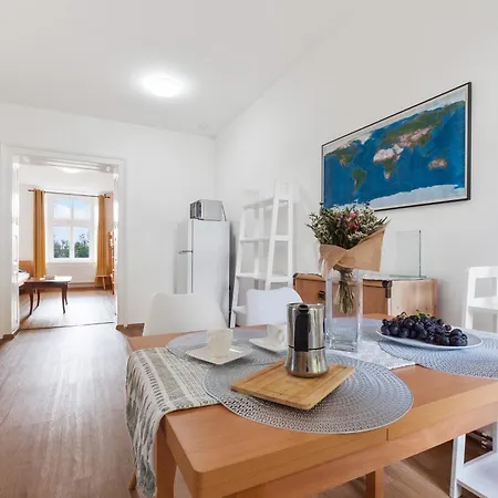 Gala V Secesni Soukrome Parkovani U Domu Zdarma Apartment Ceska Lipa