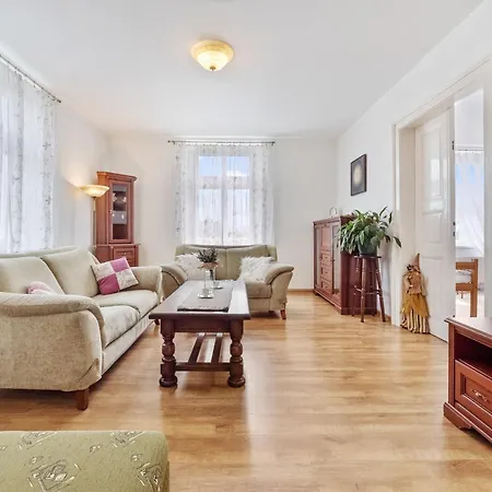 Apartment Gala V Secesni Soukrome Parkovani U Domu Zdarma