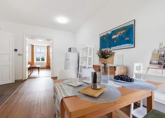 Gala V Secesni Soukrome Parkovani U Domu Zdarma شقة Česká Lípa